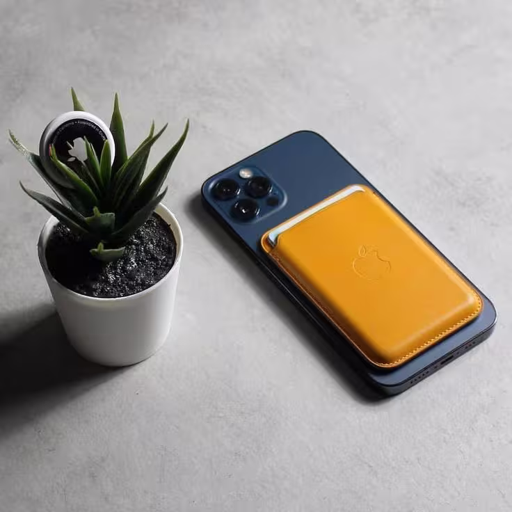 Кожени портфейли Apple