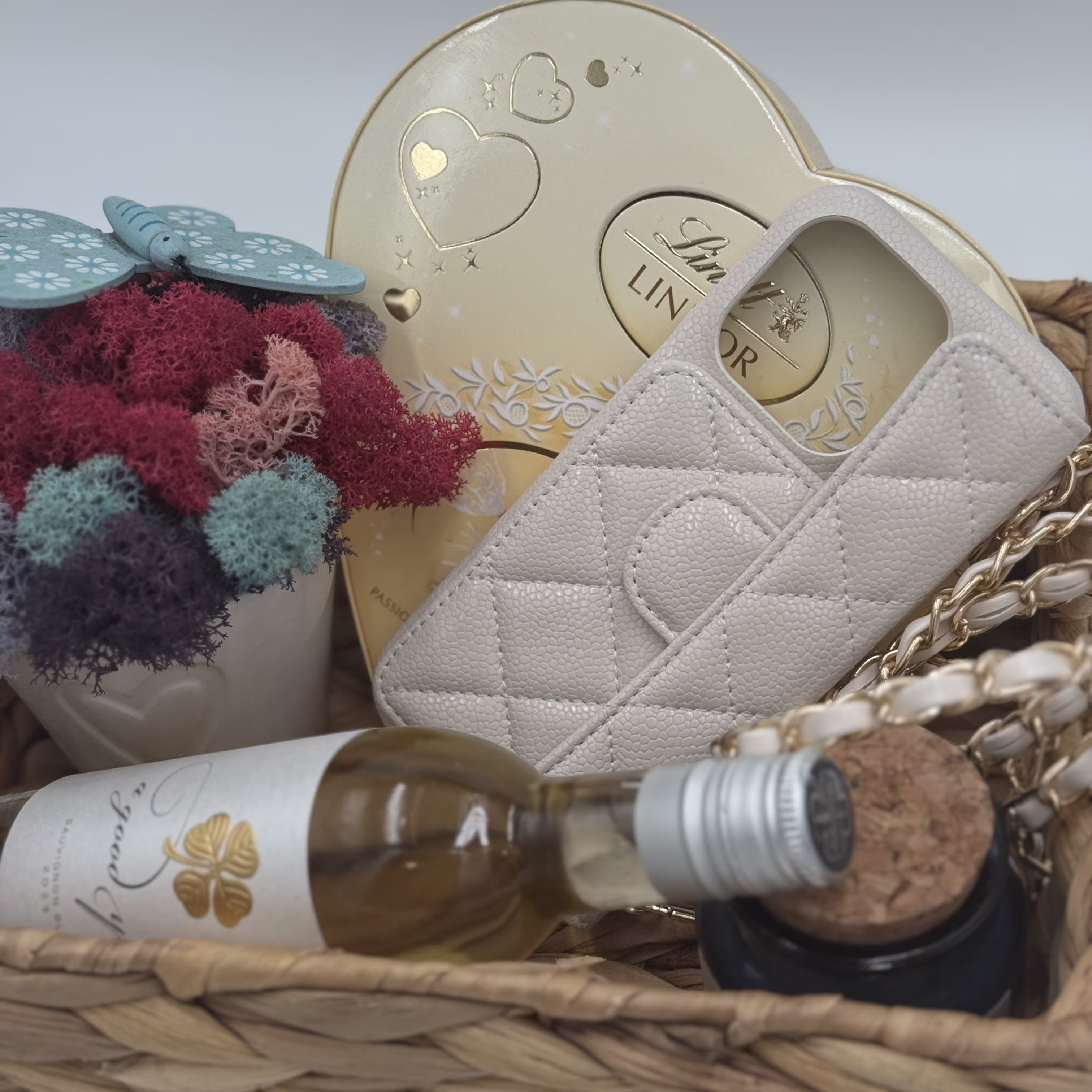 Подаръчна щайга с алкохол по избор